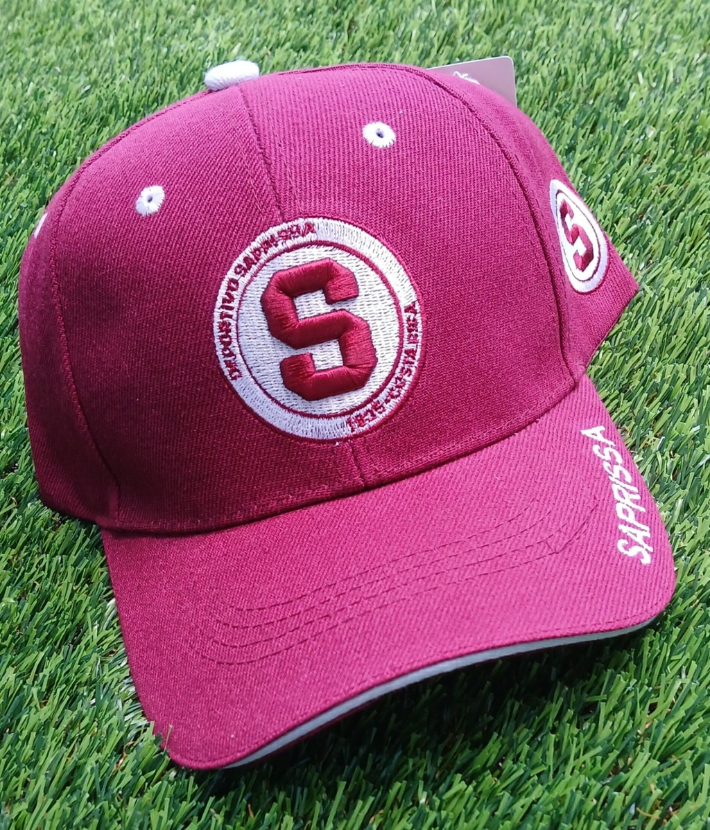 Gorra SAPRISSA, color vino tinto con logo enfrente