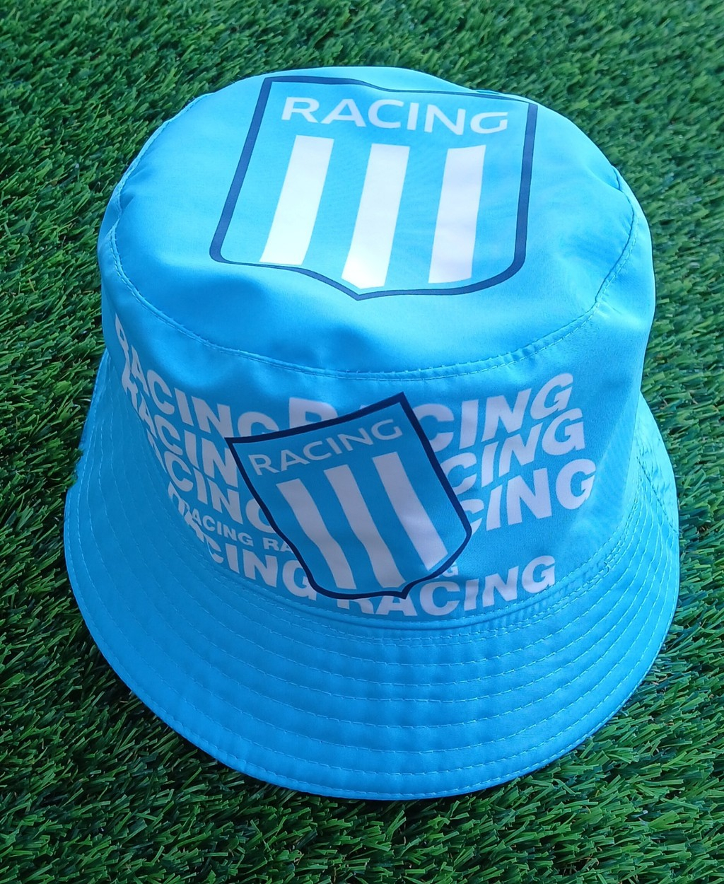 Piluso RACING CLUB, color celeste y blanco