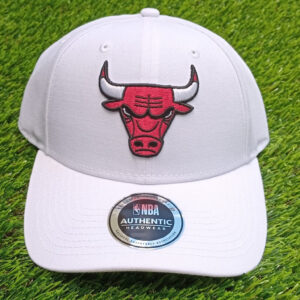 Gorra CHICAGO BULLS, color blanca con logo