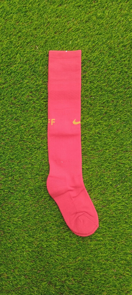 Medias niño FRANCIA, color rojo con detalles en amarillo