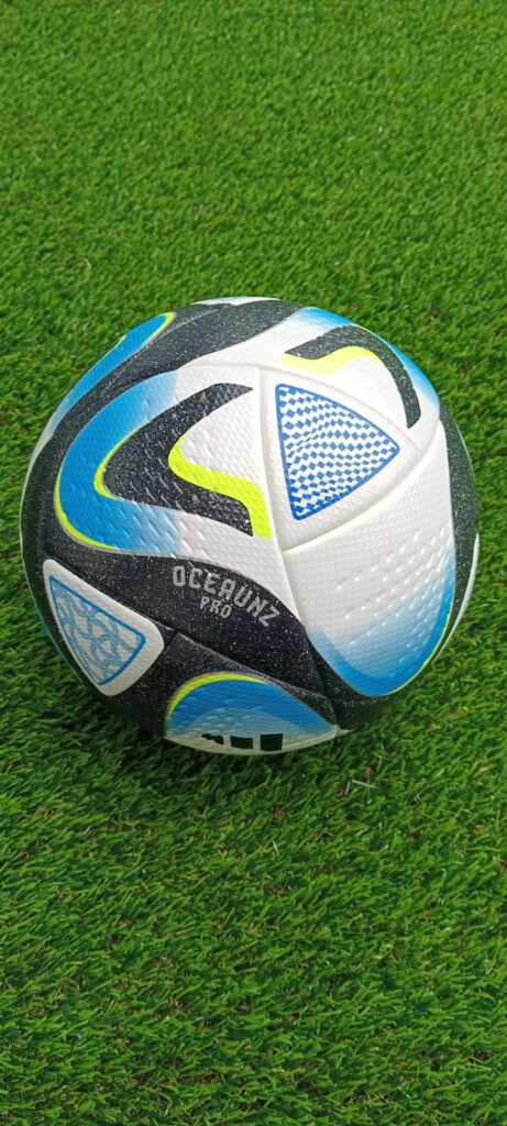 Balón original, color blanco-negro-azul-amarillo Copa mundial femenina FIFA 2023